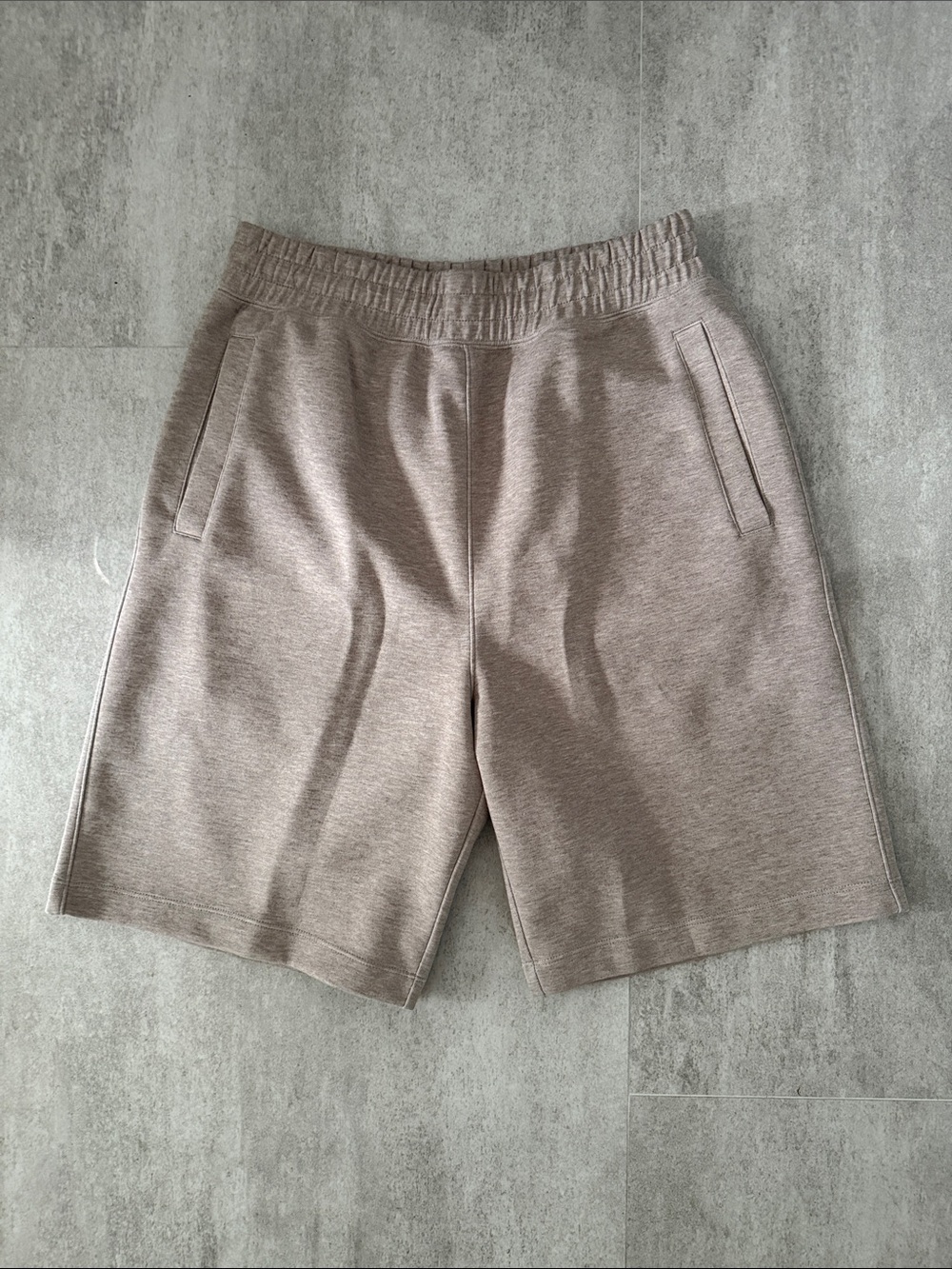 Uniqlo C Wide Sweat Shorts - 9" Inseam - Beige / Light Gray - Size M